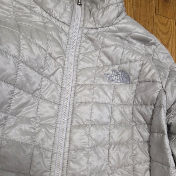 North Face Women's Thermoball Lightweight Everyday Casual Winter Jacket Silver S - Picture 3 of 13